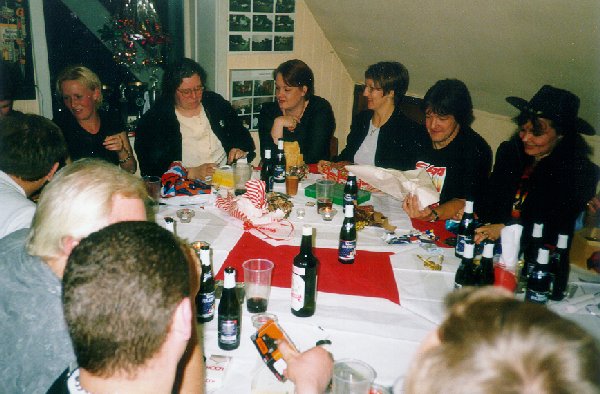 JULEFROKOST_1999_11.JPG (65183 bytes)