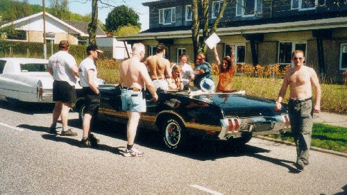 DKCRUISE PITSTOP1.JPG (58702 bytes)